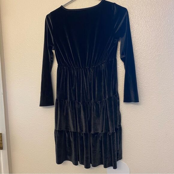 Old Navy Long Sleeve Velvet Fit & Flare black tiered stretch Dress Girls L 10-12 - Picture 2 of 7